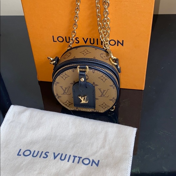 Louis Vuitton Boite Chapeau Necklace - Picture 2 of 10